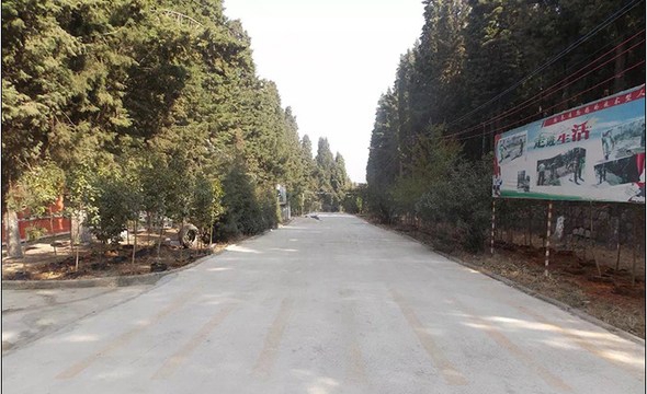 昆明現(xiàn)代科技學(xué)校昆現(xiàn)大道