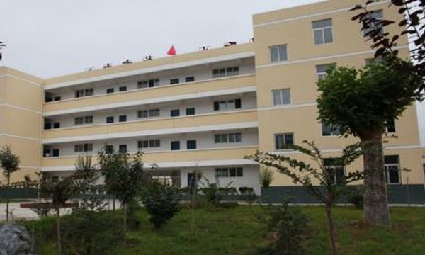 鳳縣職業(yè)教育中心教學樓 鳳縣職業(yè)教育中心教學樓