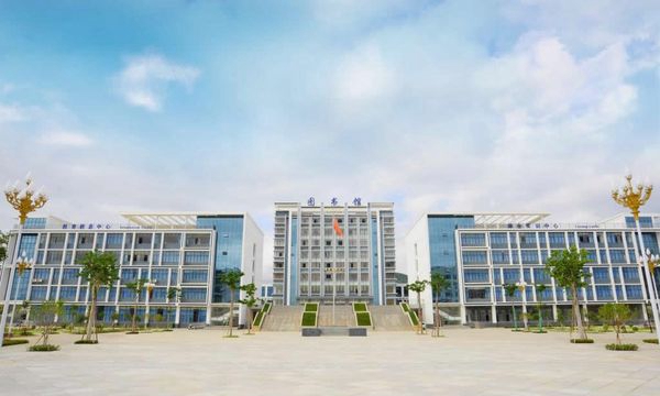 紅河衛(wèi)生職業(yè)學(xué)院中專部綜合樓