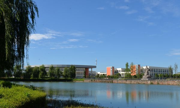 四川水利職業(yè)技術學院羊馬校區(qū)行政辦公區(qū)遠眺