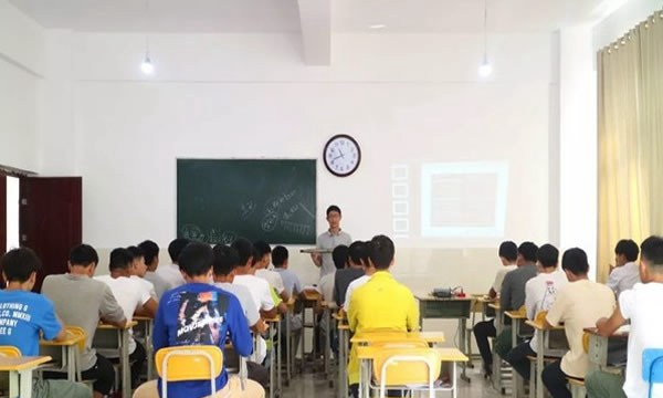 大關(guān)縣職業(yè)高級中學(xué)機(jī)械專業(yè)