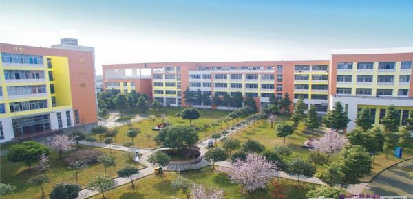 崇州職業(yè)教育培訓(xùn)中心校園環(huán)境