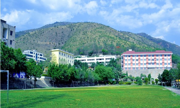 元江縣職業(yè)高級(jí)中學(xué)學(xué)校足球場(chǎng)