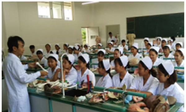 西雙版納衛(wèi)生學校護理專業(yè)圖（1）