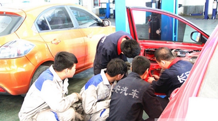 資陽(yáng)汽修學(xué)校