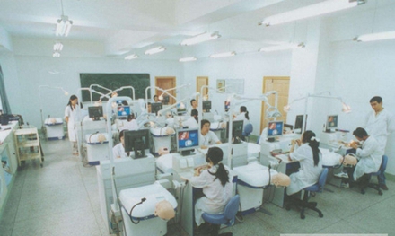 巴中衛(wèi)生學校