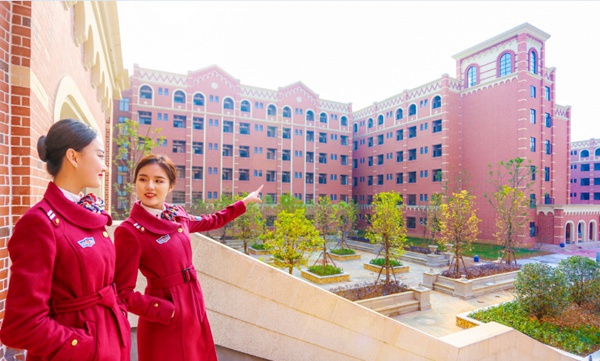 成都東星航空旅游專修學院美麗校園