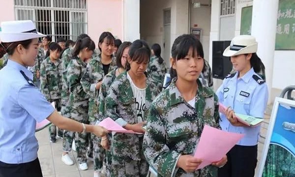 華寧縣職業(yè)高級(jí)中學(xué)宣傳教育（2）