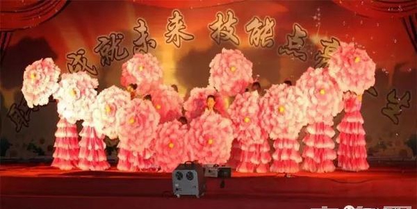 鳳慶縣職業(yè)高級(jí)中學(xué)文藝表演 鳳慶縣職業(yè)高級(jí)中學(xué)文藝表演