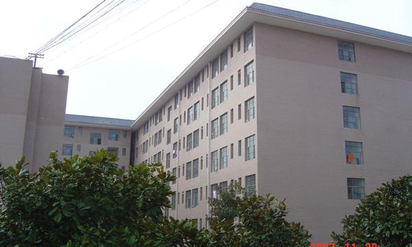 云南工業(yè)技師學(xué)院校園建筑