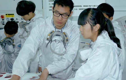 云南萬(wàn)通汽修學(xué)校