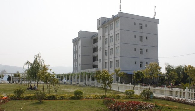 興仁縣民族職業(yè)技術(shù)學(xué)校校園風(fēng)景