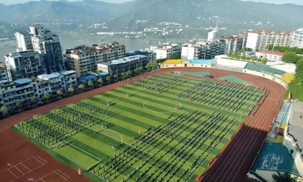 重慶云陽(yáng)職業(yè)教育中心軍訓(xùn)風(fēng)貌