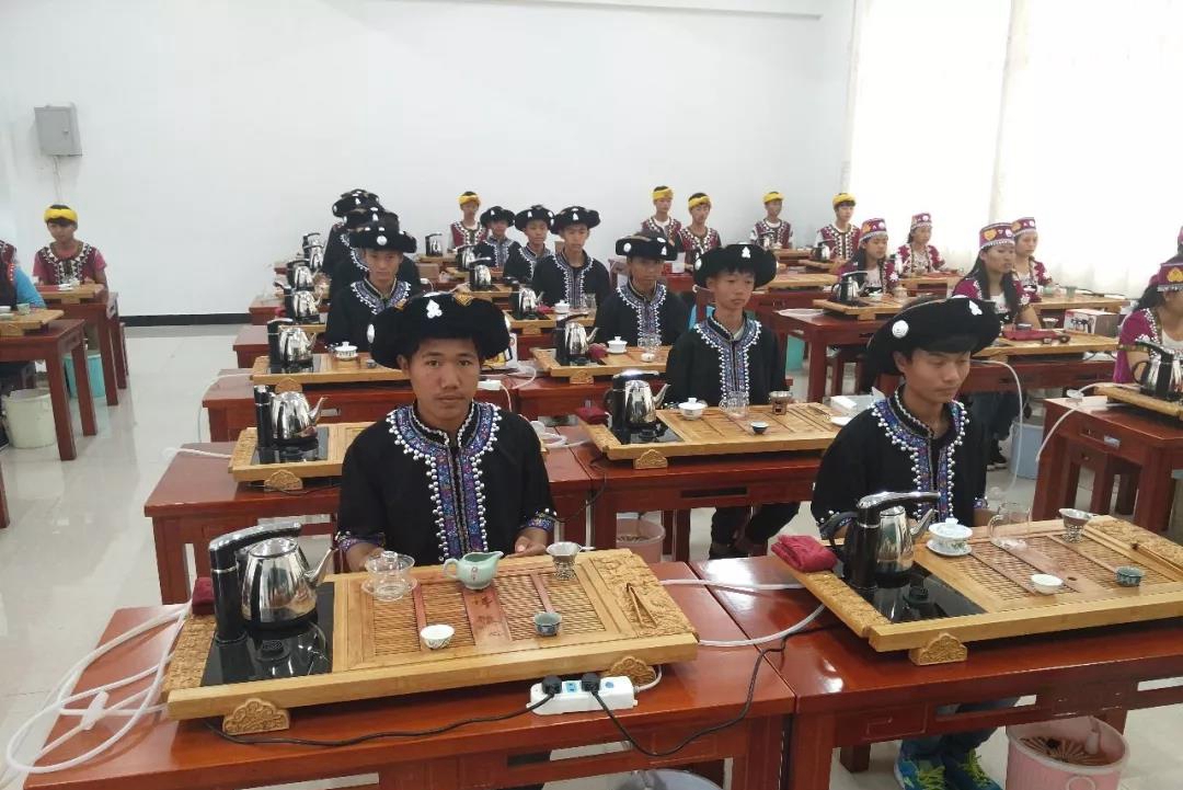 江城縣職業(yè)高級(jí)中學(xué)江城縣職業(yè)高級(jí)中學(xué)旅游服務(wù)與管理專業(yè)招生