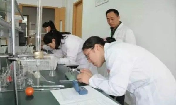 文山三鑫中等職業(yè)技術(shù)學(xué)校藥學(xué)實(shí)訓(xùn)