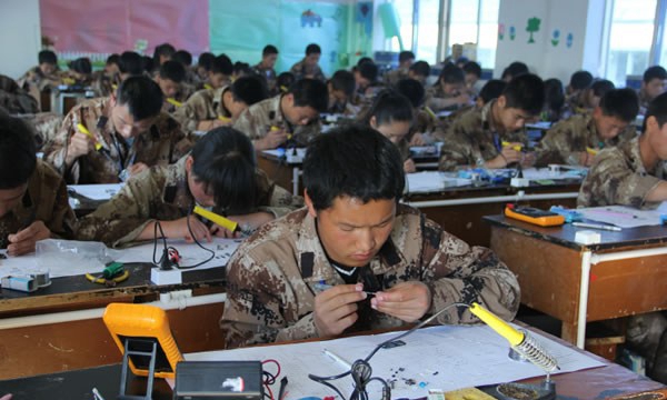 文山七都職業(yè)學(xué)校電腦主板維修