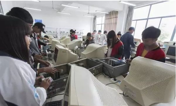 臨滄財貿(mào)學校計算機維護實訓