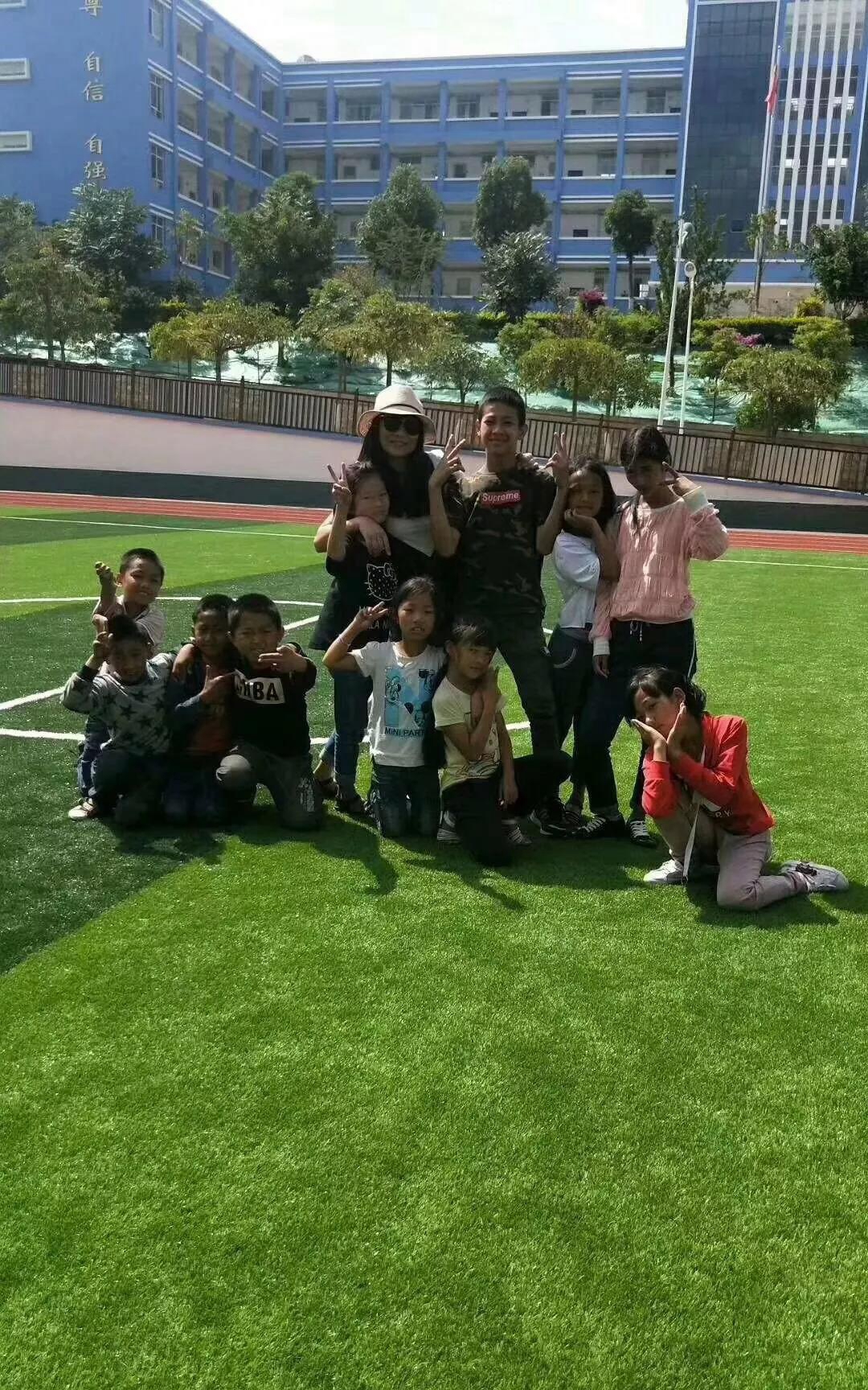 臨滄市特殊教育學(xué)校合影