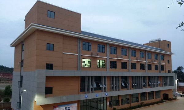 彌勒卓越中等職業(yè)技術(shù)學(xué)校教學(xué)樓1