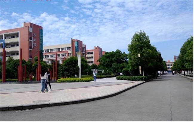 2025年重慶市南川隆化職業(yè)中學(xué)校招生簡章