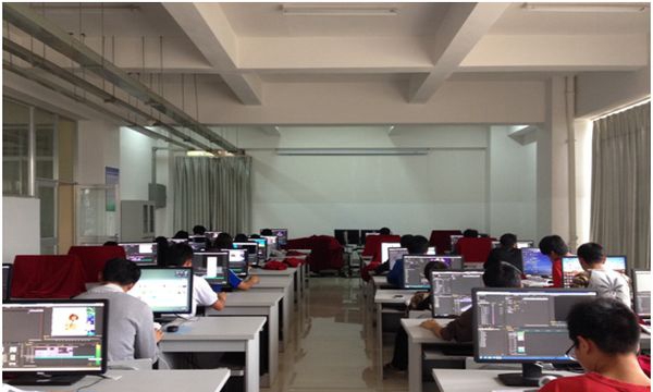 云南耀興卓越技工學(xué)校教室