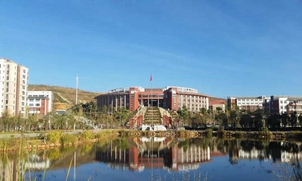 學(xué)校風(fēng)光