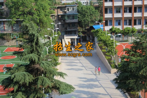 學(xué)校操場