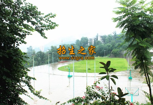 學(xué)校環(huán)境