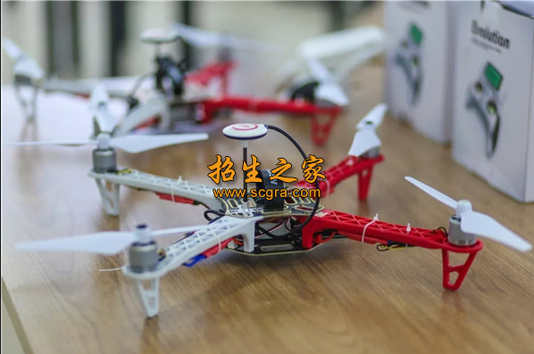 無人機(jī)實(shí)訓(xùn)室