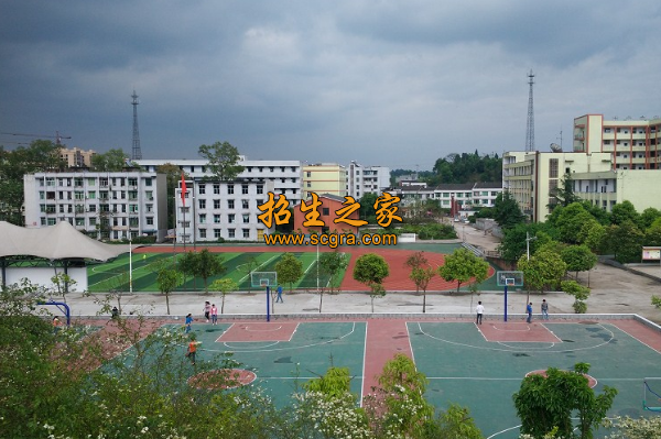 學(xué)校環(huán)境