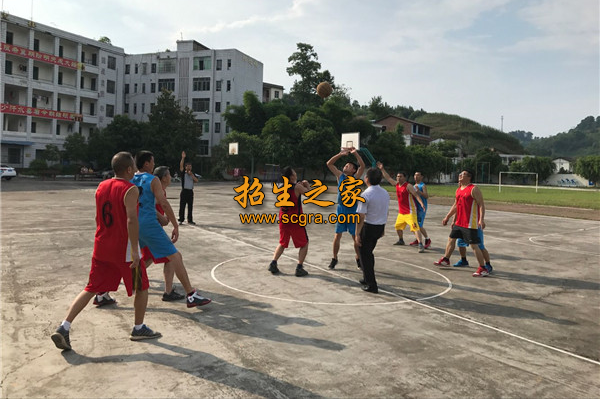 學(xué)校環(huán)境