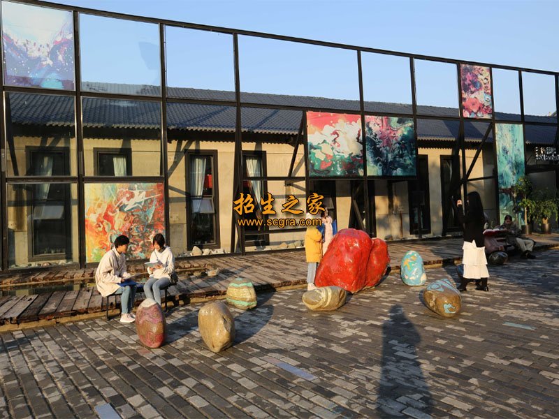 成都藝學(xué)通單招培訓(xùn)學(xué)校